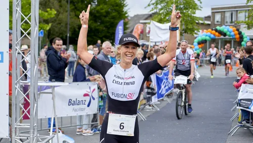 claudia striekwold snelste vrouw triathlon stein 2018