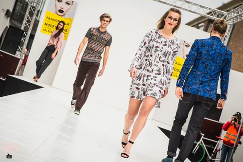 fashion walk 2017 04 fashionwalk sessibon klein logo 022