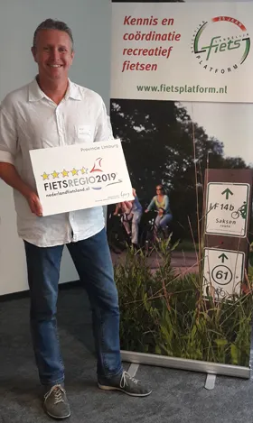 herman wehkamp neemt certificaat in ontvangst