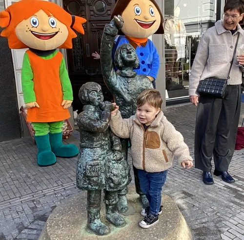 heronthulling beeld krombroodrapen kleinkind yol