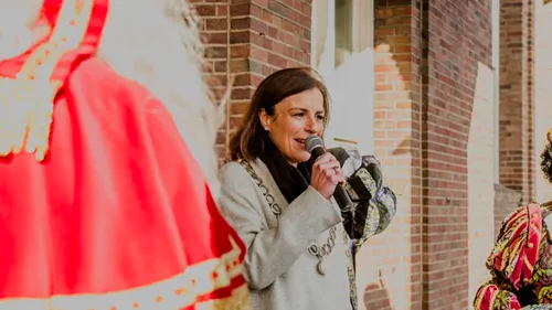 judit buhler ontvangt sinterklaas in geleen
