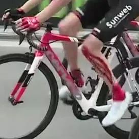 kapotte knie tom dumoulin