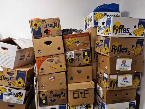 kinderkledinginzameling pvda evzg 1