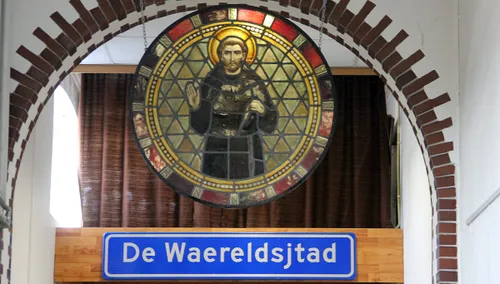 luuj van de waereldsjtad 4