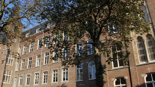 merici 16 9 hotel zijkant