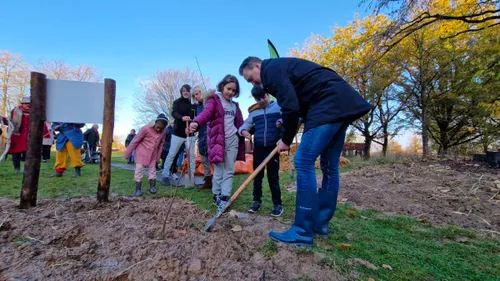 minibos park glana 3