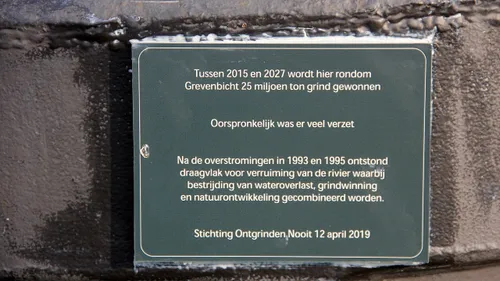 monument bij de maas heuvelsweg grevenbicht 2
