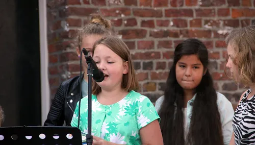 op ooze wal gezongen