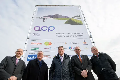 qcp persbericht20150226 onthulling bouwbord