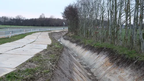 sloot gegraven langs 297