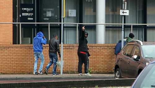 straatdealers stationsplein sittard uitsnede