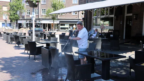 terras ferrons corner markt geleen
