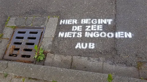 van dijke hier begint de zee