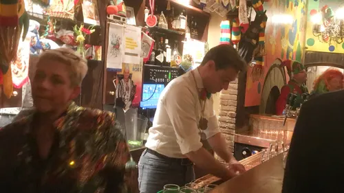 van helvert tapt in de kup 2