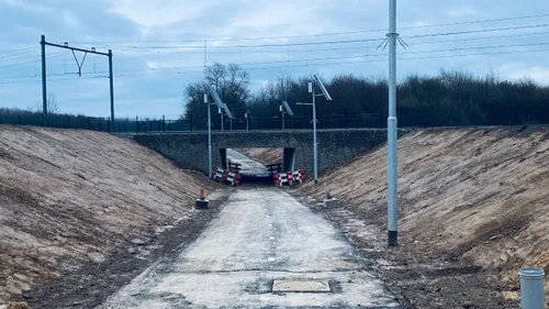 voetgangers en fietserstunnel lintjesweg 1