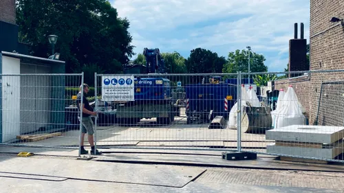 water in de gracht fietenstalling gelocc88kkige fitske tijdelijk buiten gebruik