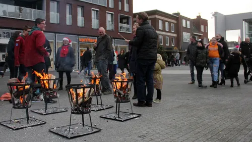 fabelachtig geleen vuurkorven op de markt