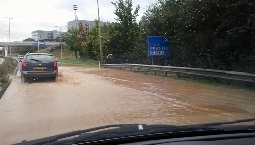 waterleidingbreuk bij raadskoul