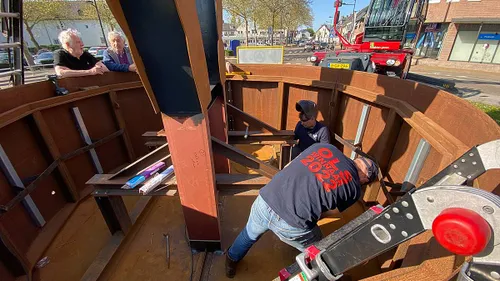 dn um terug in born 2