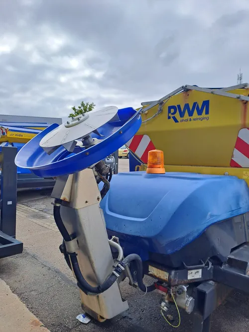 RWM_gladheidsbestrijding_strooiwagen_2025