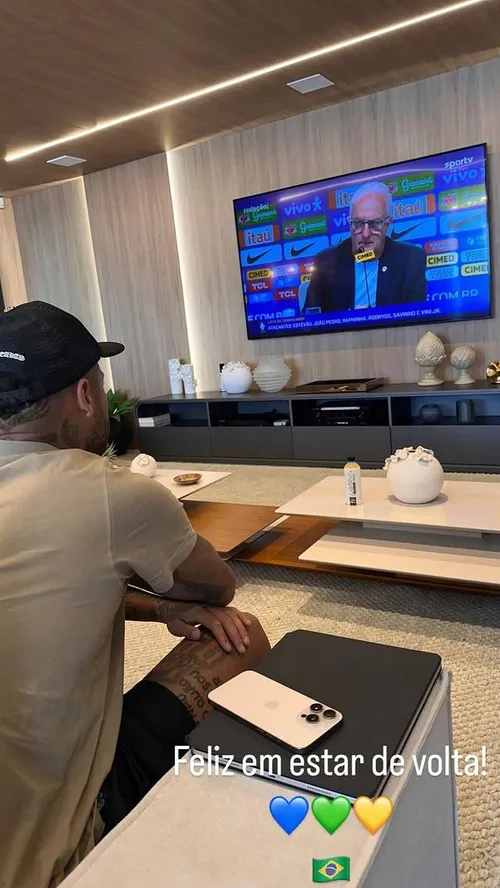 Neymar overværer sin udtalelse. Foto: Neymar Instagram