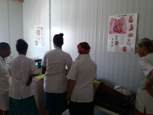 echoapparaat in kliniek denbi