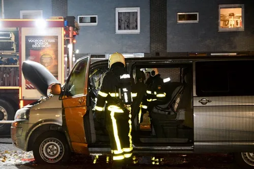 bestelbusje in brand