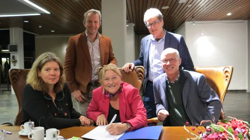 02042015 persbericht huisartsen ondertekenen convenant