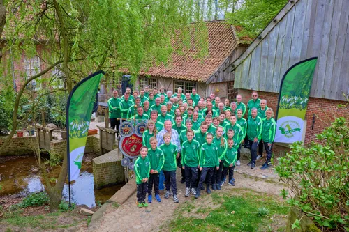 KV Mander in nieuwe clubtenue