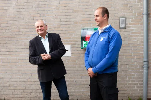 15 10 2019 gem uitgeest onthulling aed lr 0439