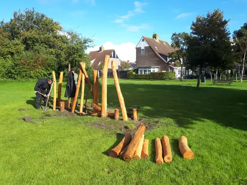 20191003 plaatsen nieuw speeltoestel 2