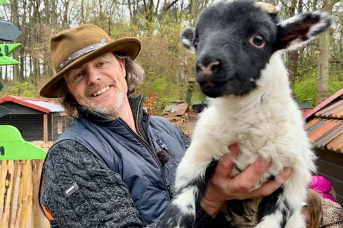 whatsapp image 2024 04 06 at 105232 1