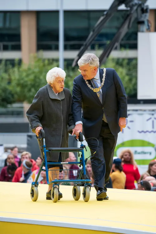 jaarbeursplein catwalk 06