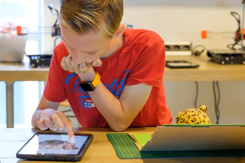 52220719825 35928d2c12 k