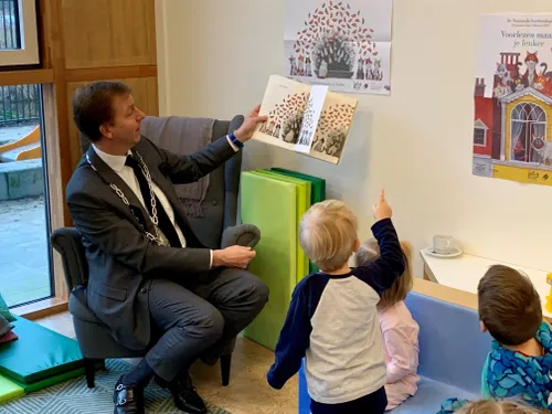 burgemeester kats en voorlezen