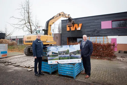 foto 1 bij persbericht 56 wethouder marco verloop en directeur van iw4 leonard steetsel