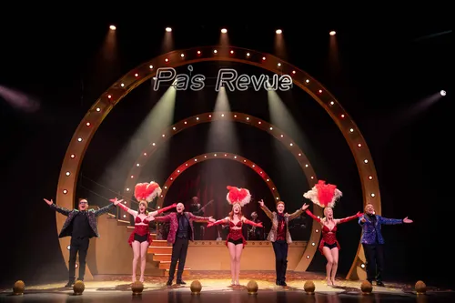 AV Fotoreportages_Ons Pap wil bij de Revue_2