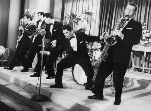 rockandrollvn column9