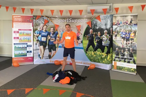 bram in actie kledingspel