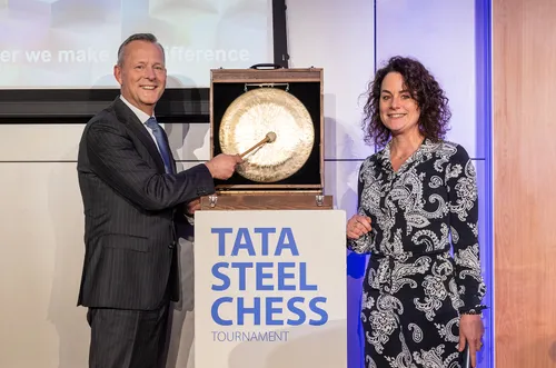 commissaris van de koning arthur van dijk opent tata steel chess tournament 2023