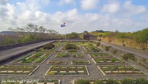 erebegraafplaats 1 915x518 1