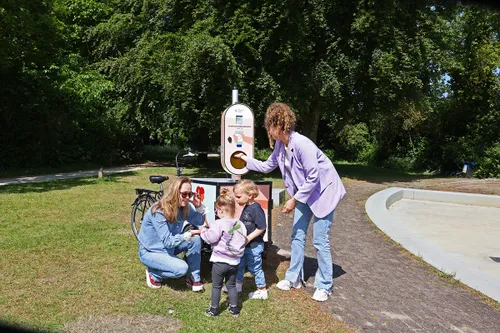 inwoners maken gebruik van de smeerfiets