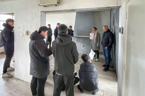 leerlingen tender 9 april bezichtiging lege woning 1