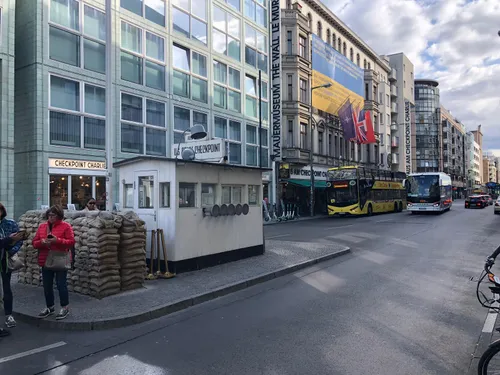 Voormalige grensovergang Checkpoint Charlie (foto: Stefan Meijer)