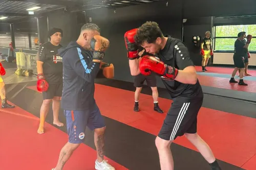 ijmond business boxing niek groen met trainer paul krastel 01 foto cardio fitness beverwijk