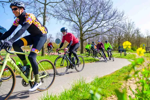 AJRmJ8IdzaczqpeHNc3UsbPWWbr83Lm1xrBI3pMK