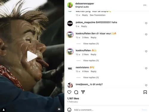 De moeder van David heeft iets te maken met het account koeknuffelen.&nbsp;