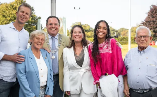 mop100j vertegenwoordigers