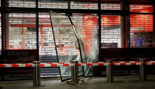 ramkraak media markt tinnegietersstraat den bosch 1