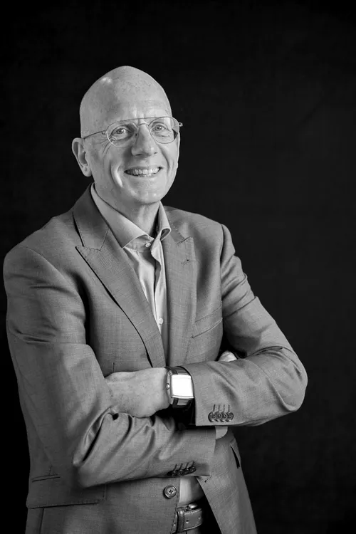 baanbrekers lo montagemarkt 1057 aangepast zwart wit